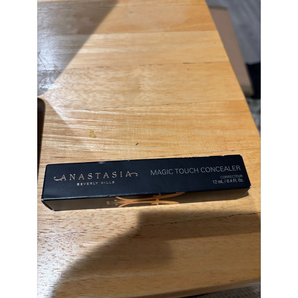 Anastasia Beverly Hills Magic Touch‎ Concealer Shade 19 Full Coverage Makeup